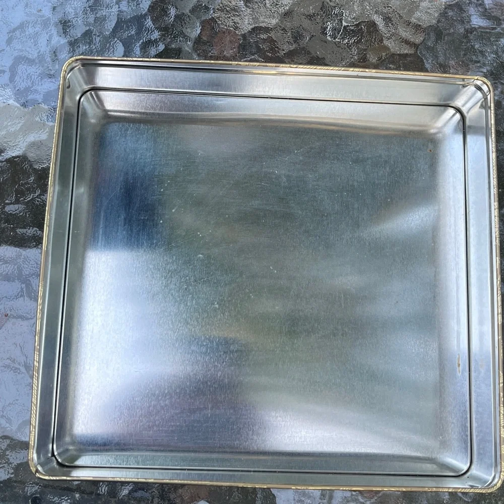 Vintage Tin box. biscuit tin.
